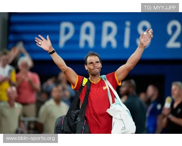 纳达尔现场观赛皇马绝杀时激情怒吼展现铁杆球迷风采 纳达尔现场观赛皇马绝杀时激情怒吼展现铁杆球迷风采