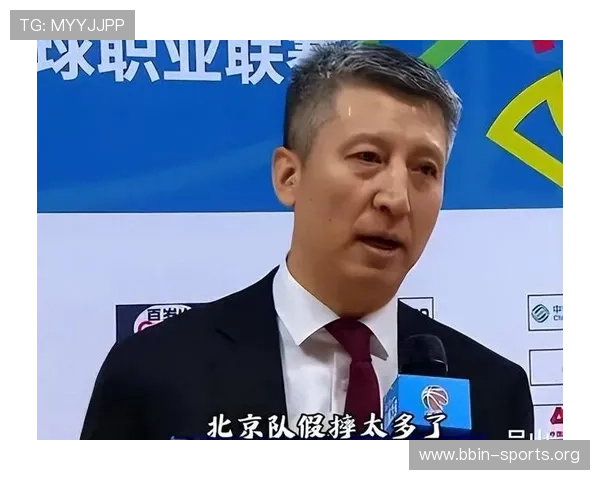 郭士强现身祖昌体育馆引发外界对国家队球员考察的热议焦点热点事