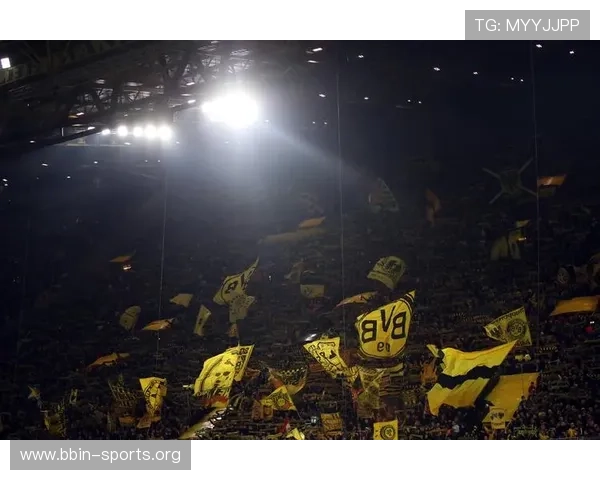 高考后曼联球迷寄望芒特在新赛季全面爆发引领红魔复兴征程壮丽途 高考后曼联球迷寄望芒特在新赛季全面爆发引领红魔复兴征程壮丽途